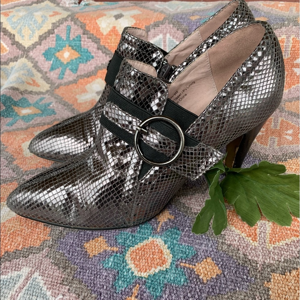 Bellini Metallic Pewter Ankle Bootie Heels Sz 9